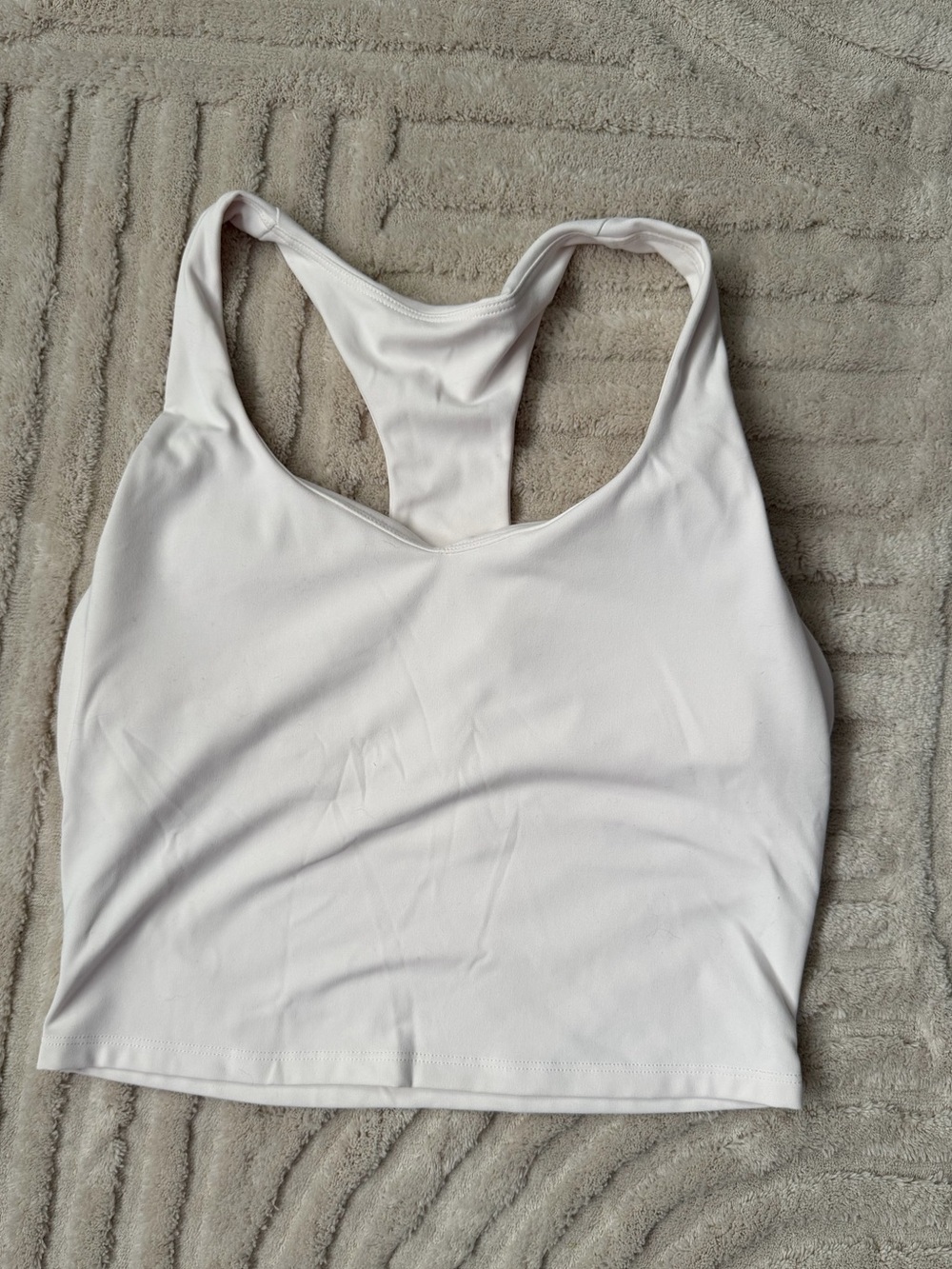 Fabletics Anywhere Cropped Built-In Bra Tank Bone Khloe Kardashian - Picture 3 of 6